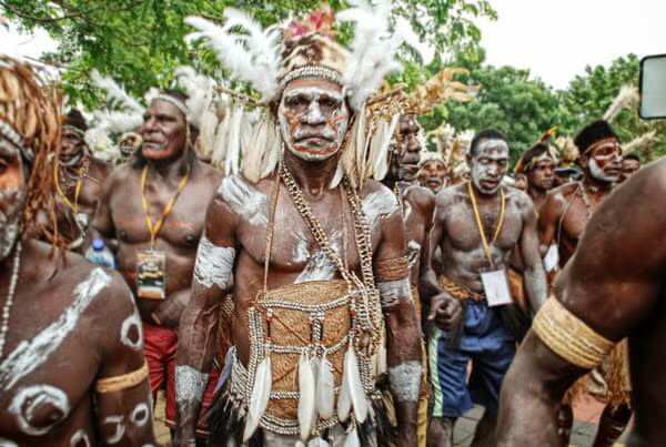 Aksesoris Pada Pakaian Adat Papua