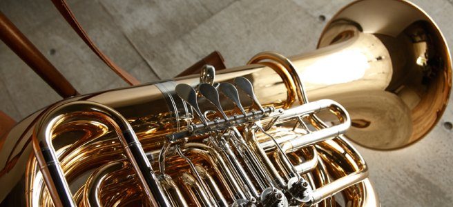 Alat Musik Tiup Logam (Brass)