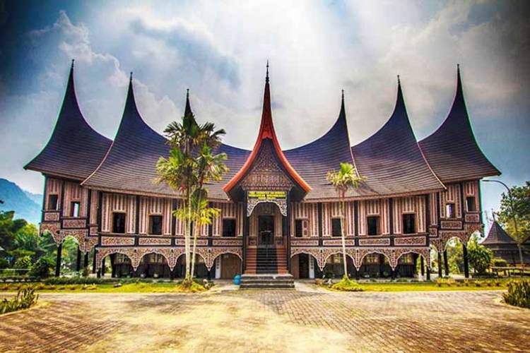 Nilai Nilai Filosofis Pada Rumah Adat Minangkabau