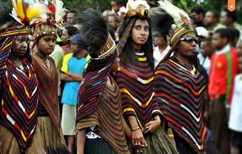 Pakaian Adat Provinsi Papua