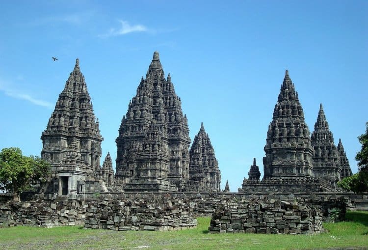 Perkembangan Kerajaan Hindu Budha Di Indonesia