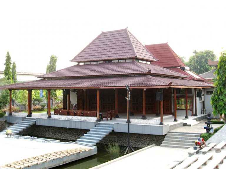 Rumah Adat Joglo