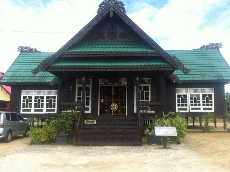 Rumah Adat Kalimantan Utara “Baloy”