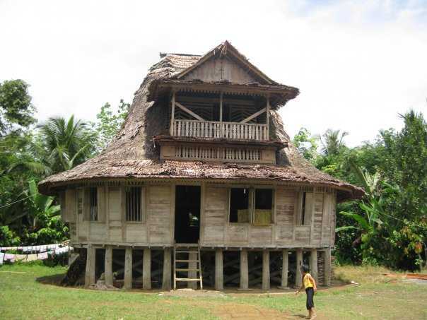 Rumah Adat Nias