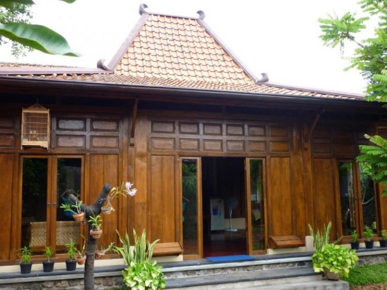 Rumah Adat Panggang Pe6