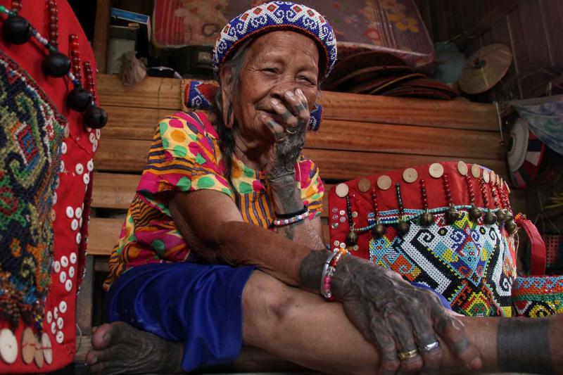 Suku Dayak Punan Di Pedalaman Kalimantan