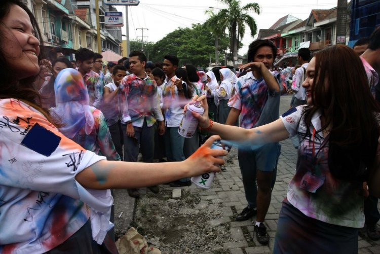 Pendahuluan Makalah Tentang Kenakalan Remaja