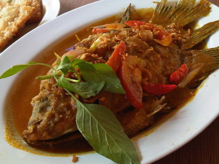 Resep Pesmol Ikan Kembung Kuah Santan